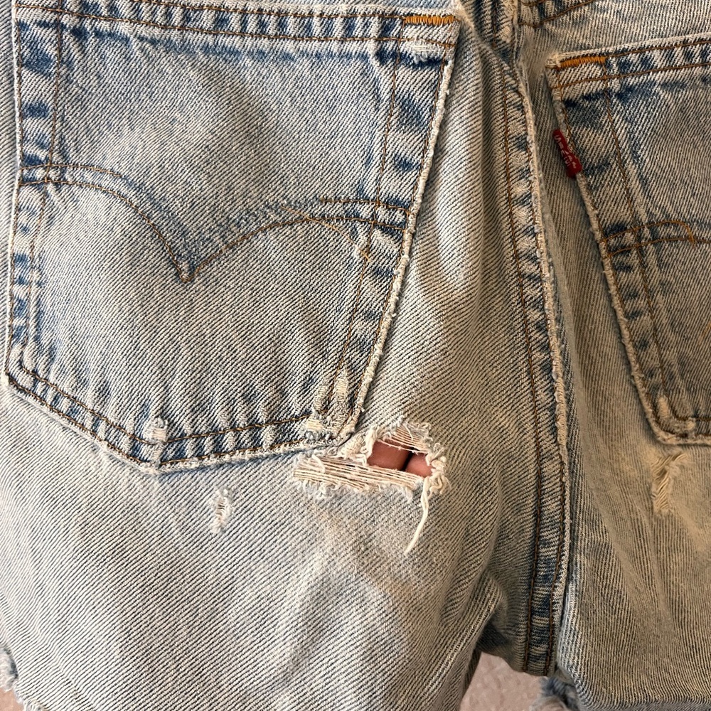 Levi’s High-Rise Light Blue Denim Jean Shorts - Picture 8 of 10